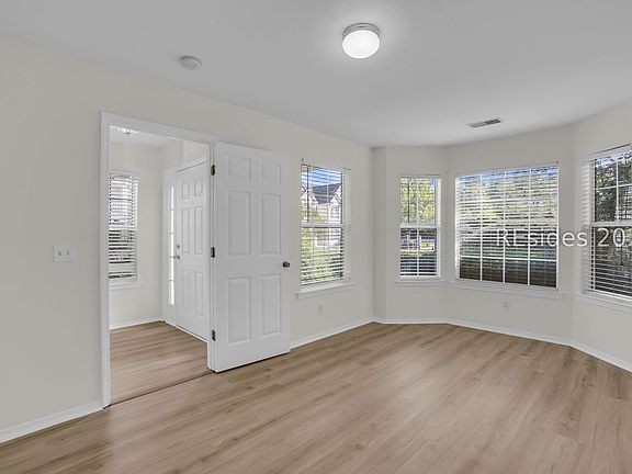 5th image of 300 Campus Ln