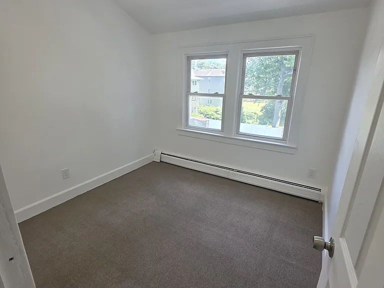 240 Prospect Ave #2R — Photo 3