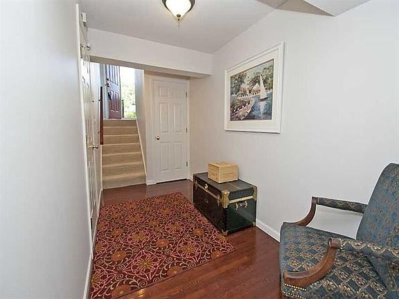 2nd image of 120 Hampshire Dr