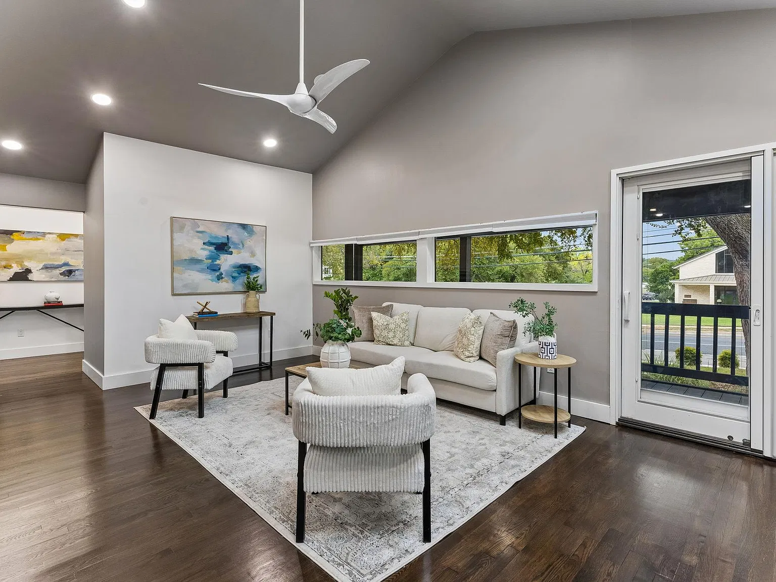 6 bed, 5.0 bath, 4306 sqft, $9,000 — Photo 3