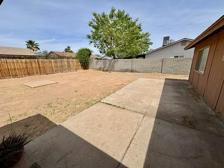 8544 W Lawrence Ln — Photo 23