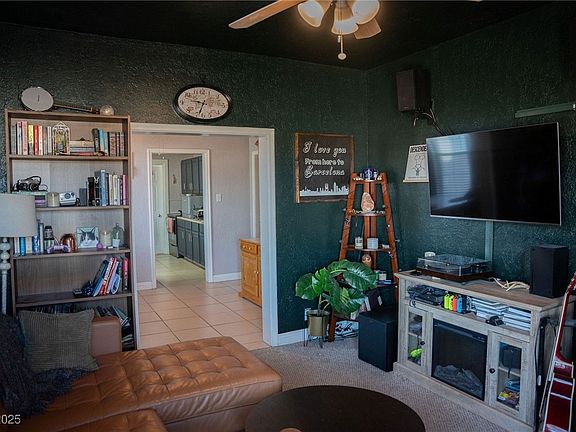 3rd image of 936 Avenue G