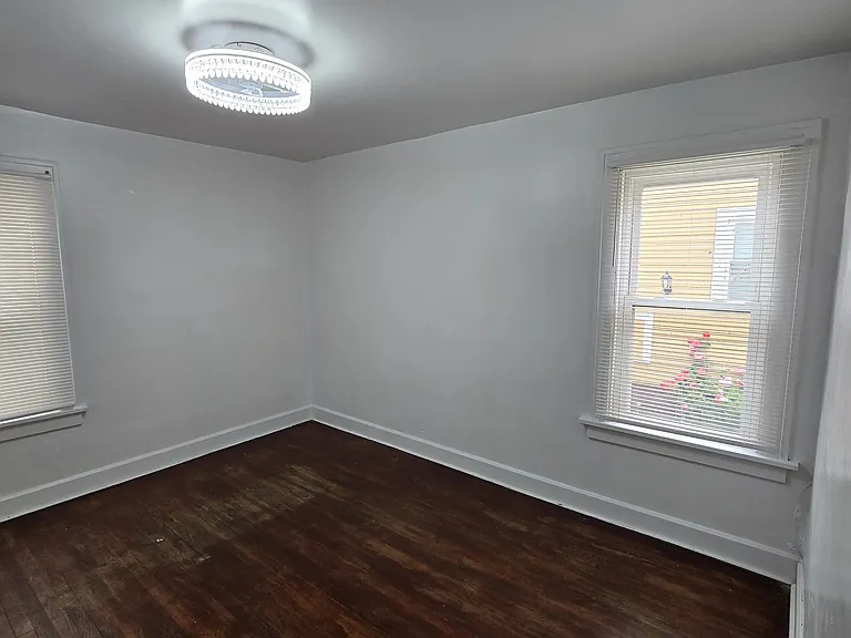 4525 E 143rd St #1 — Photo 9