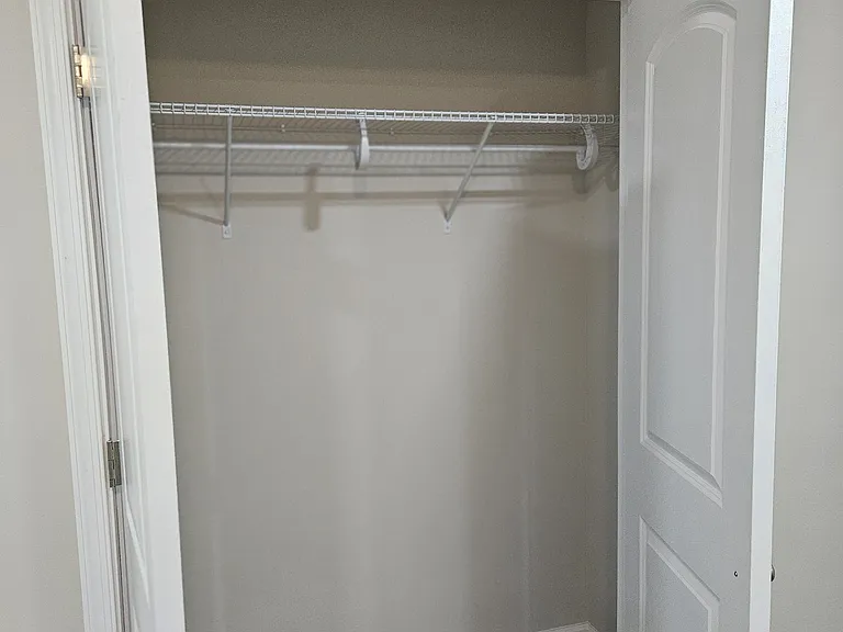 1068 Lakeland Dr — Photo 45