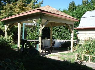 237 NW 9th St, McMinnville, OR 97128