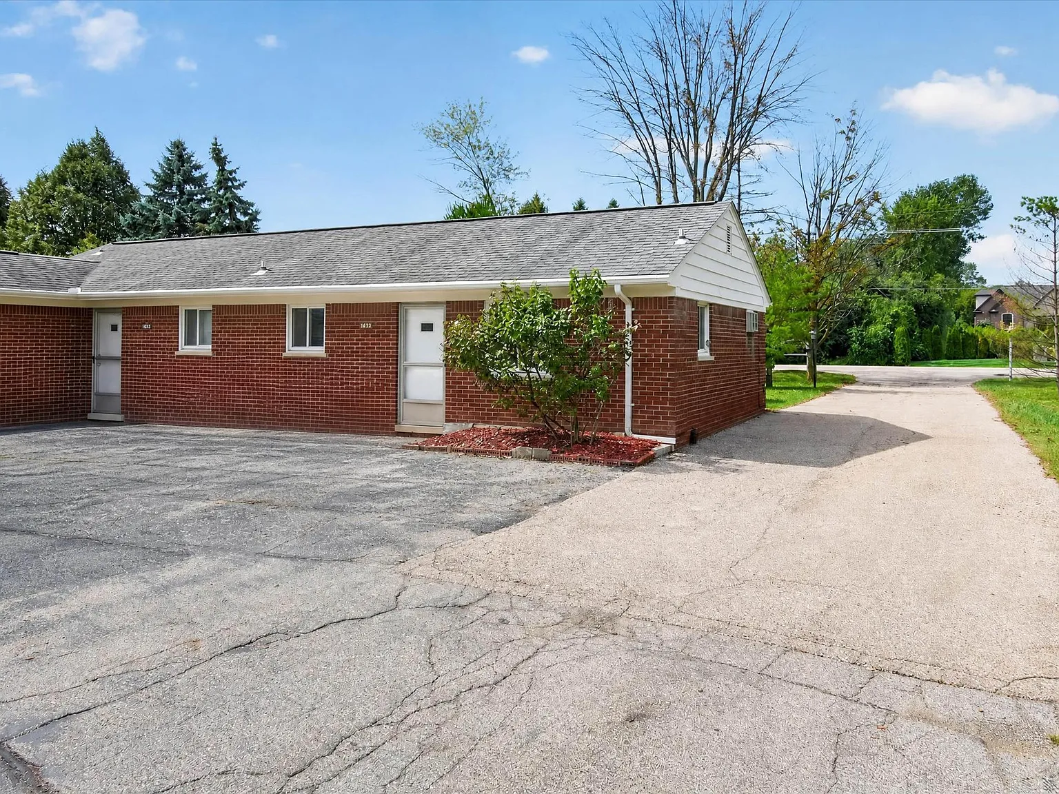 22000 Beck Road - 1 — Photo 4