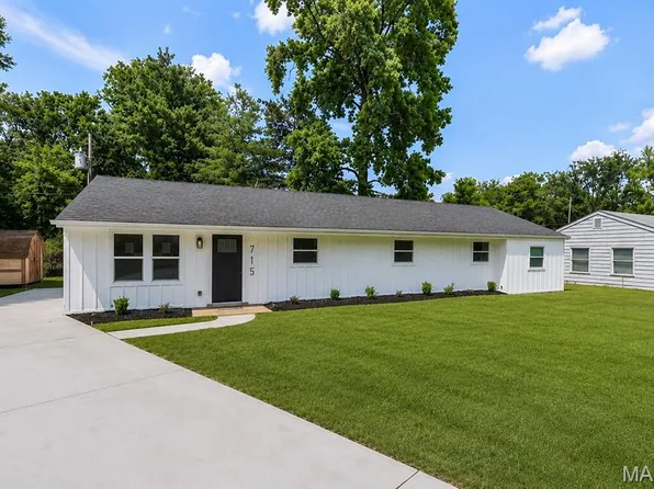 715 Westchester Ct, Saint Louis, MO 63122