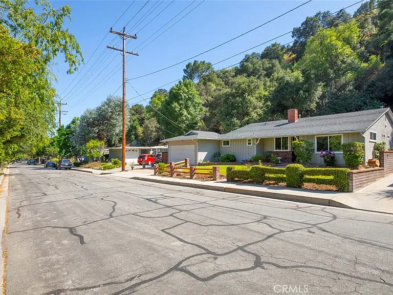 3585 El Lado Dr — Photo 6