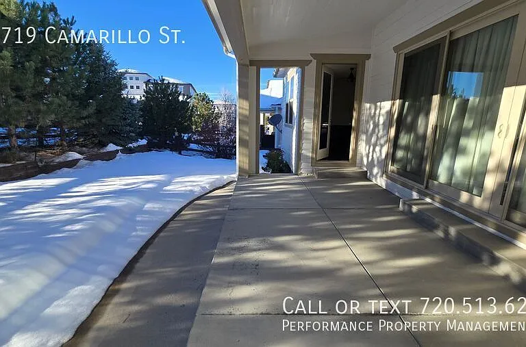 11719 Camarillo St — Photo 36