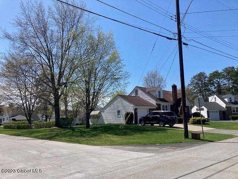 3rd image of 1729 Caldicott Road