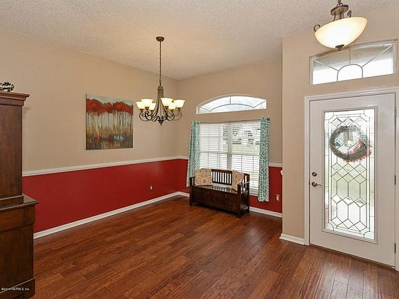 3rd image of 304 Johns Glen Dr