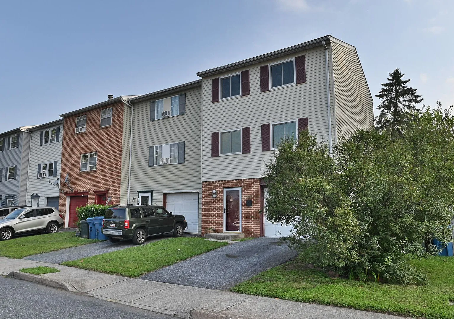 Townhouse in Highspire — Photo 1