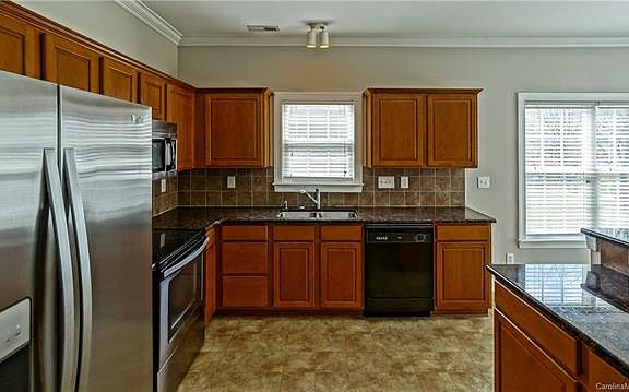 4th image of 112 Bayview Dr