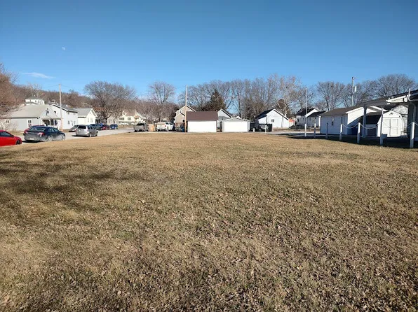 220 N West St, Missouri Valley, IA 51555