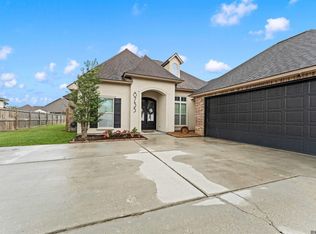 8735 Sandpiper St, Denham Springs, LA 70706