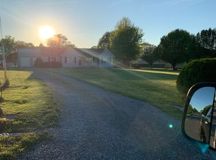105 Webb Ln, Lafayette, TN 37083