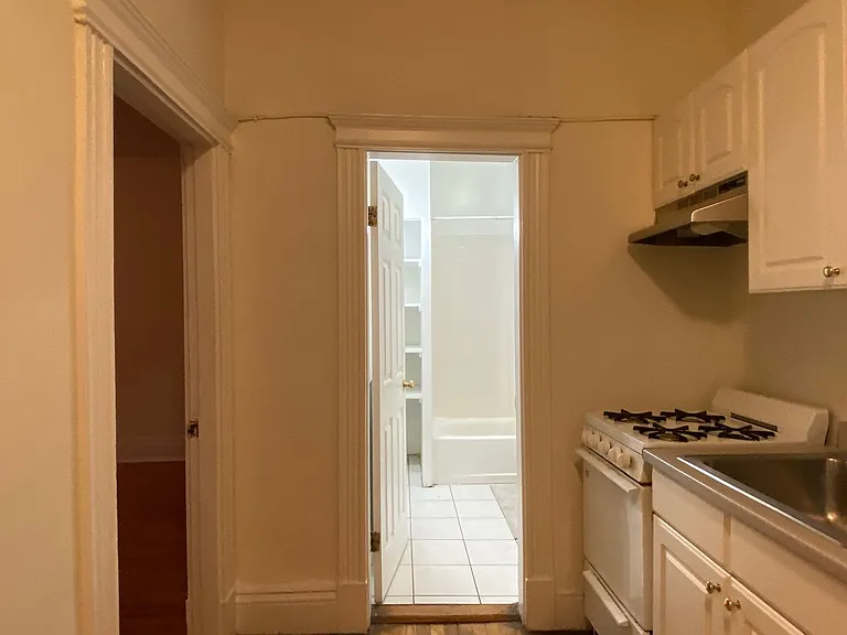 4 Camelot Ct #14 — Photo 20