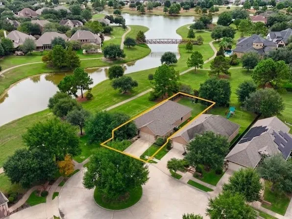 18803 Cove Mill Ln, Cypress, TX 77433