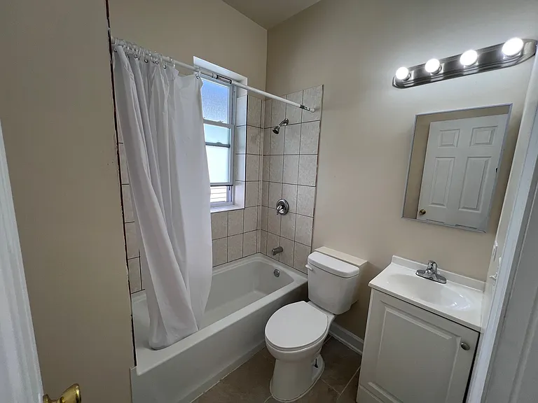 4449 N Broadway St #3 — Photo 10