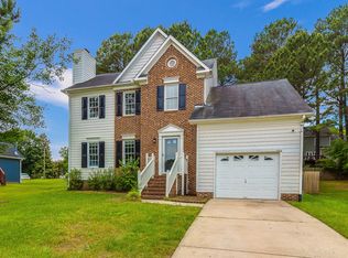 805 Penncross Dr, Raleigh, NC 27610