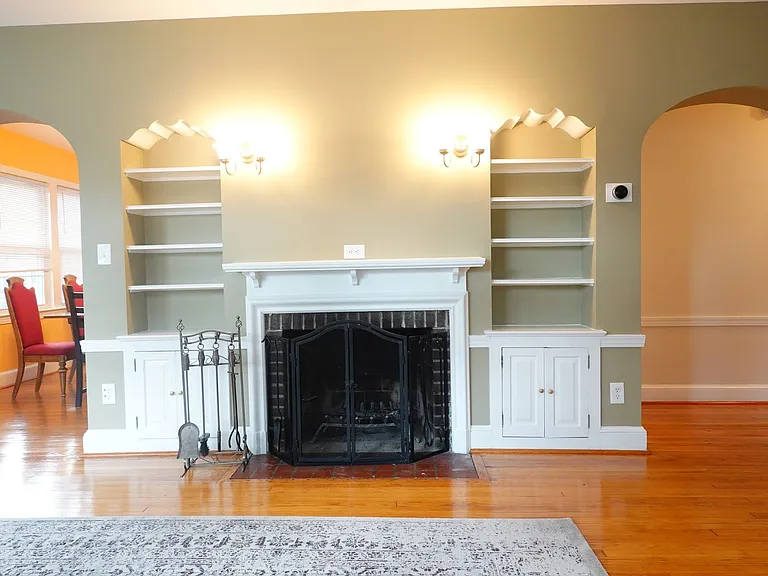 800 Maplewood Ave — Photo 2