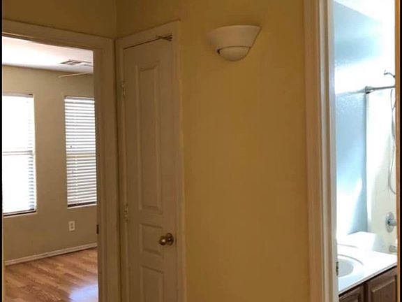 5th image of 1577 E Viola Dr