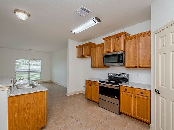 5th image of 5209 Wildwood Dr