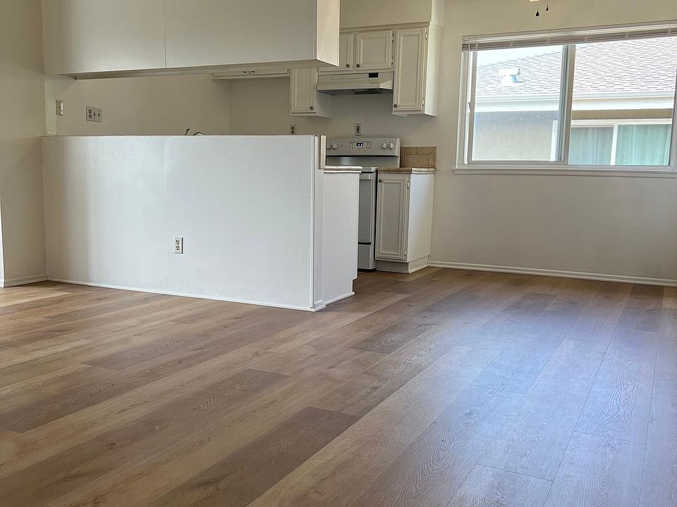 1st image of 2378 Pepper St