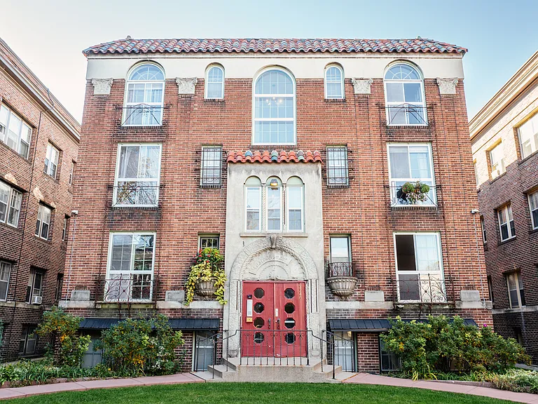 3246 Girard Ave S #102 — Photo 1