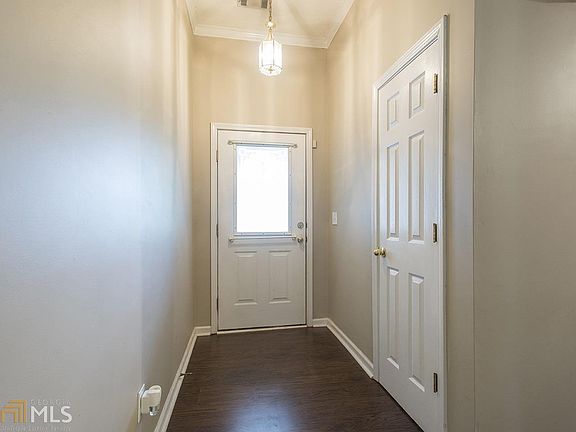 2nd image of 260 Cambridge Way