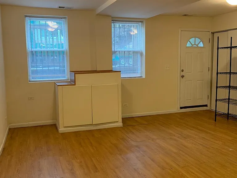 2513 N Southport Ave #A — Photo 3
