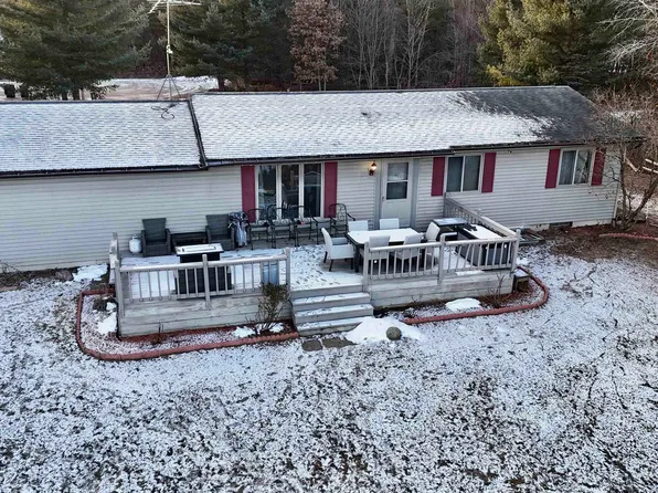 N1240 Otter Ponds Ln, Keshena, WI 54135