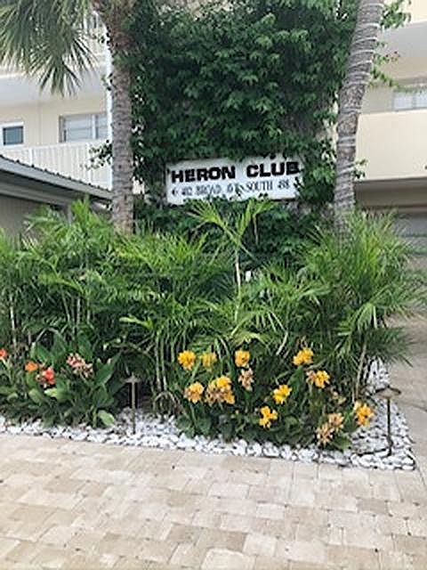 Heron Club
