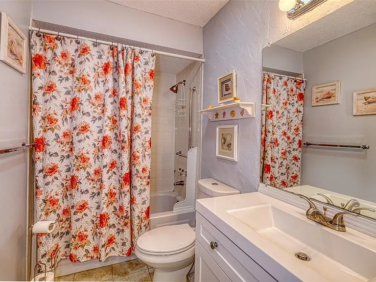 13714 Mission Oaks Blvd #13714 — Photo 18