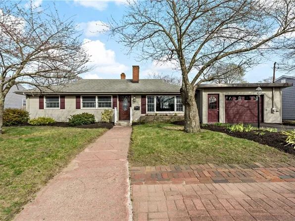 117 Weeden Ave, Rumford, RI 02916