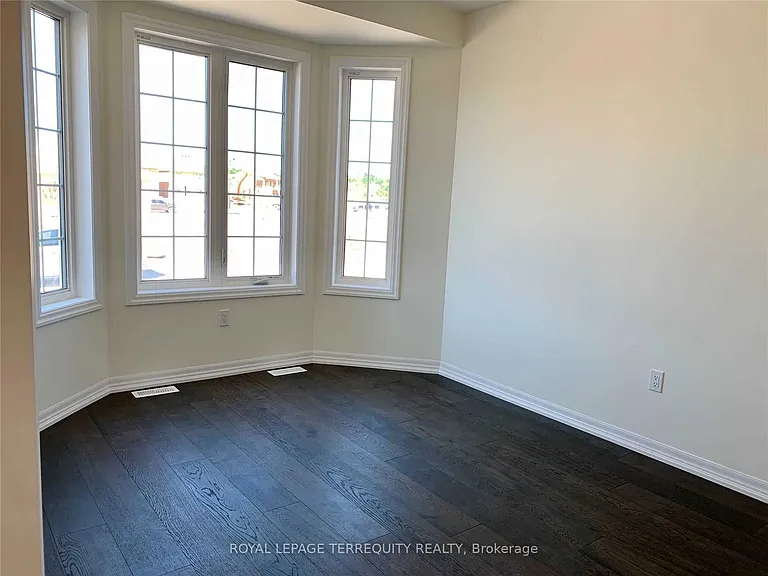 3321 Vernon Powell Dr — Photo 2
