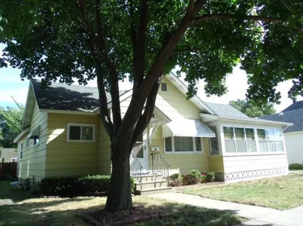 664 E 3rd St, Winona, MN 55987