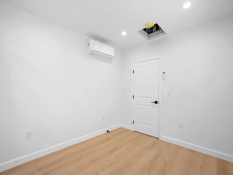 16059 Knapp St — Photo 14