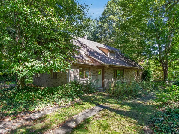 3055 Pipestone Rd, Benton Harbor, MI 49022