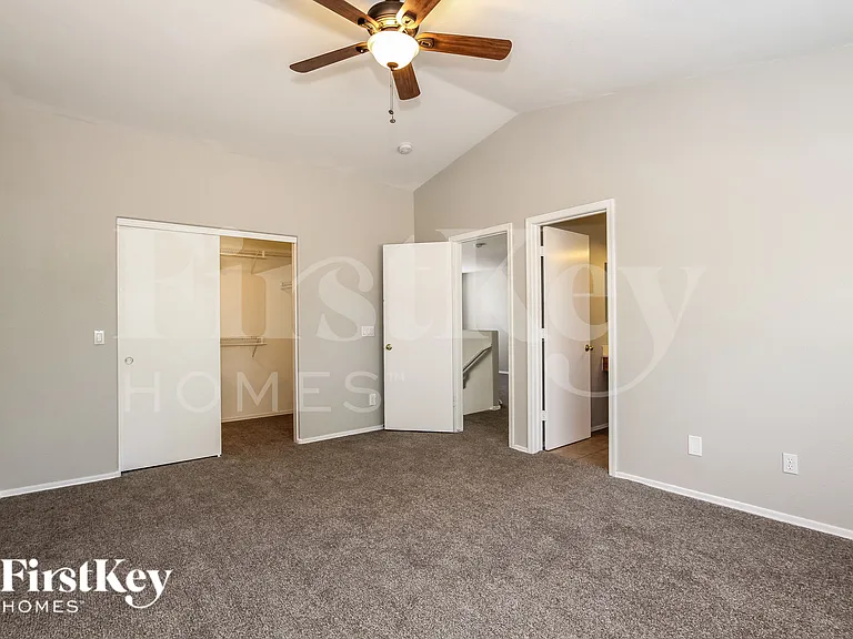 9156 W Quail Ave — Photo 11