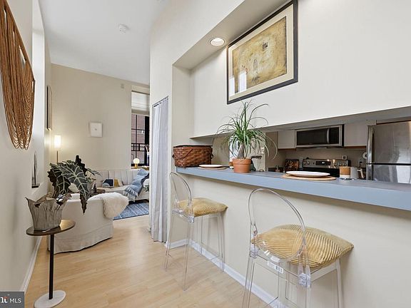 5th image of 1601 Spring Garden St APT 207