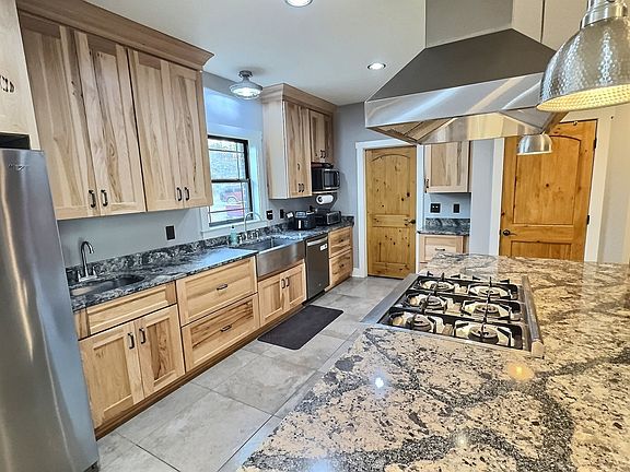 5th image of 7307 Brush Creek Rd