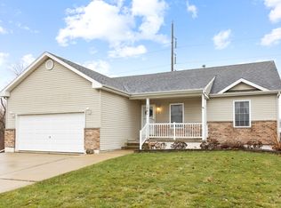 1561 Ginny Ln, Woodstock, IL 60098
