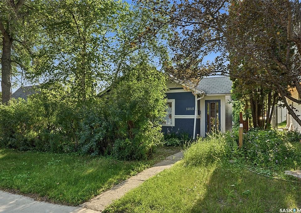 1st image of 1015 J AVENUE N