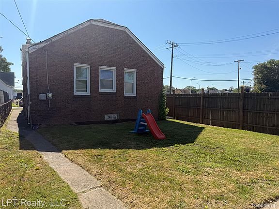 4th image of 4416 5th St