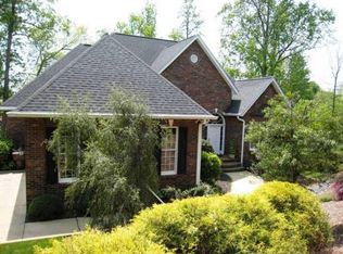 150 Players Ridge Rd, Hickory, NC 28601