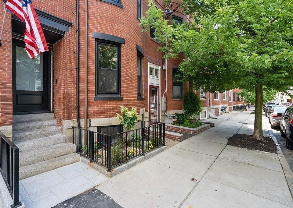 1st image of 145 Saratoga St