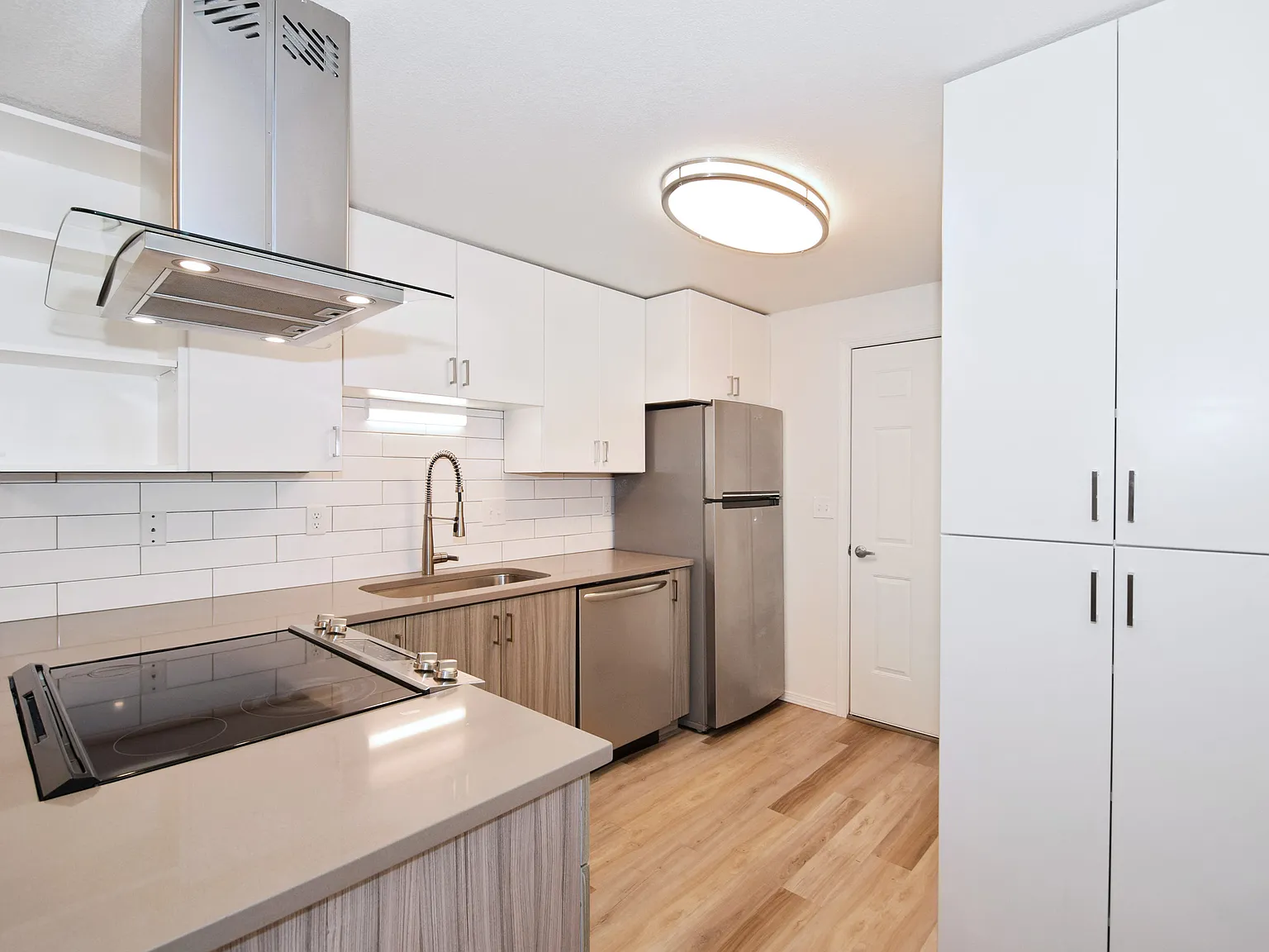 5370 Lakeview Blvd — Photo 3