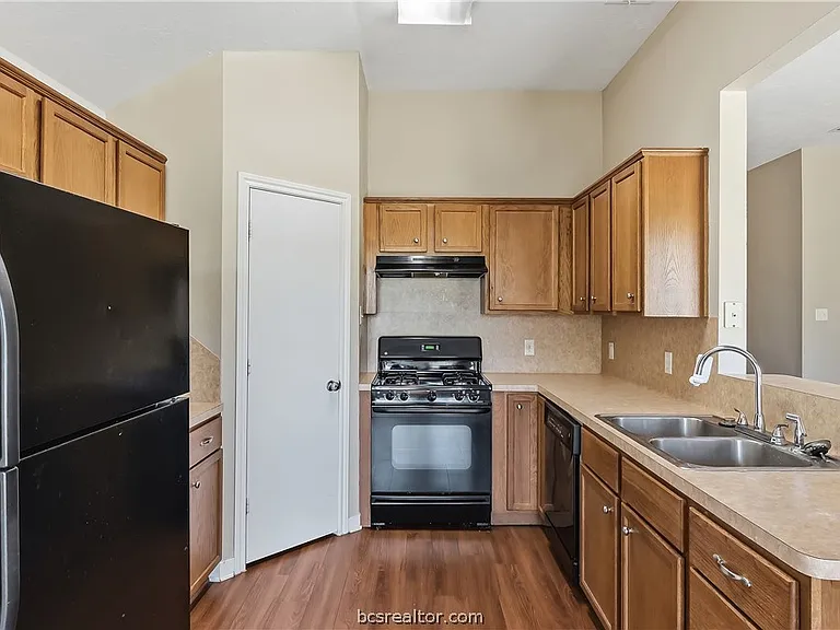 921 Windmeadows Dr — Photo 15