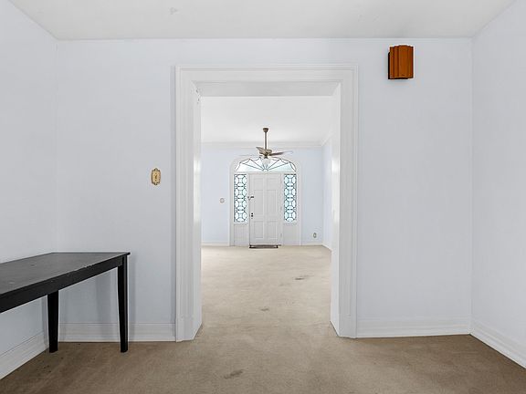 35th image of 162 Grizzell Ln